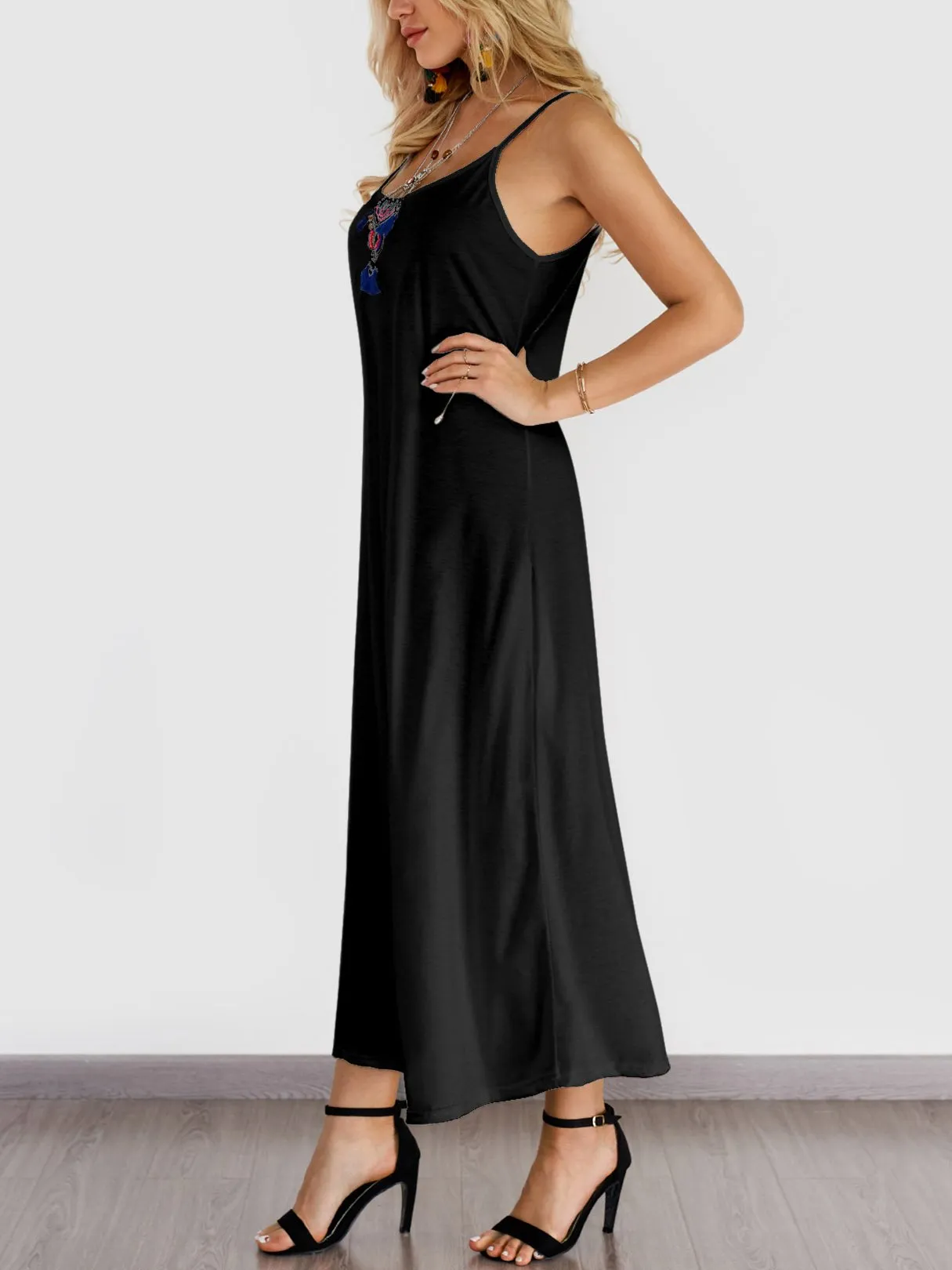 Wholesale Black Round Neck Off The Shoulder Sleeveless Plain Backless Side Pockets Maxi Dress