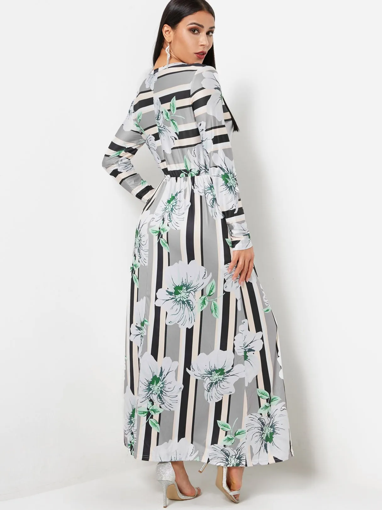 Wholesale Round Neck Long Sleeve Floral Print Side Pockets Flounced Hem Maxi Dress