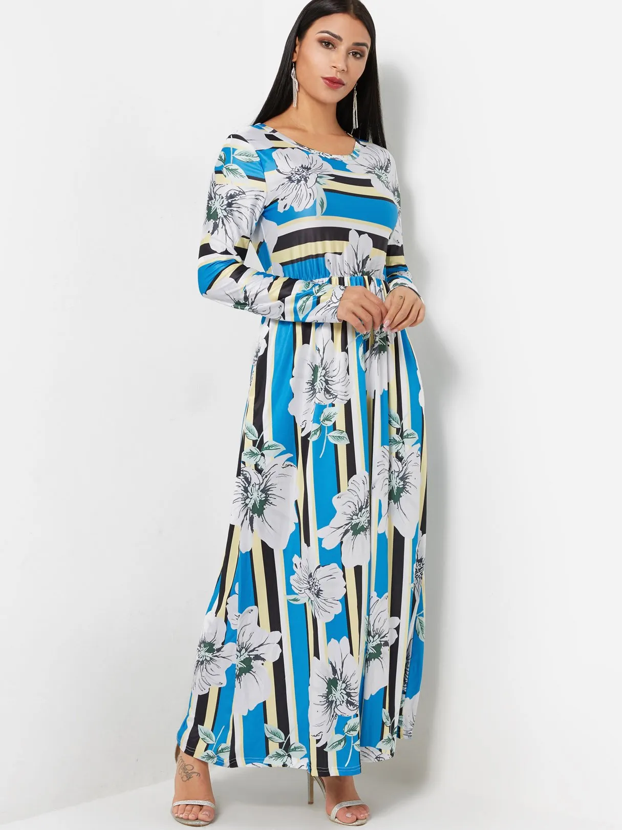 Wholesale Round Neck Long Sleeve Floral Print Side Pockets Flounced Hem Maxi Dress